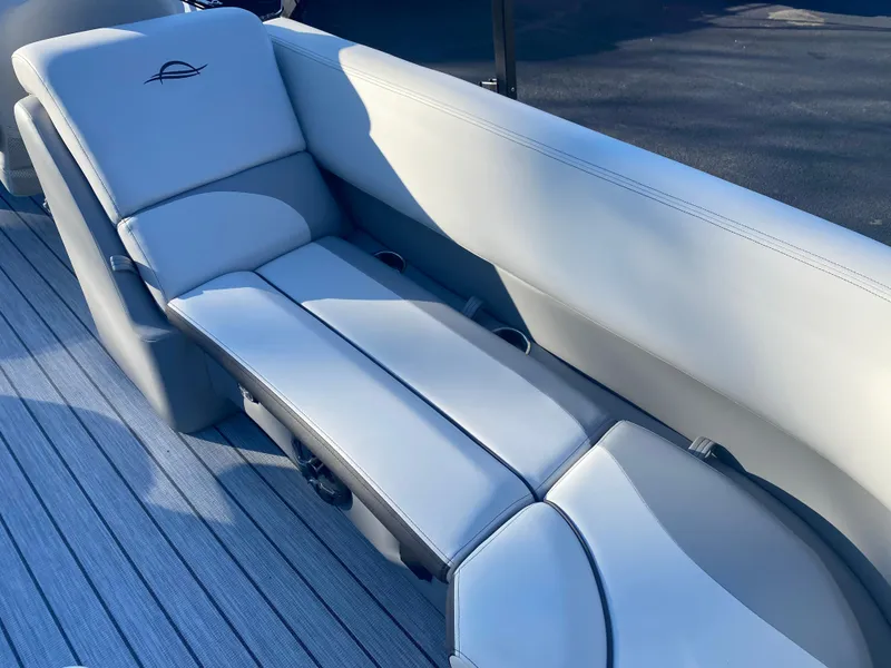 Slide: The Image of SunCatcher Select 324RC 2025 - 8