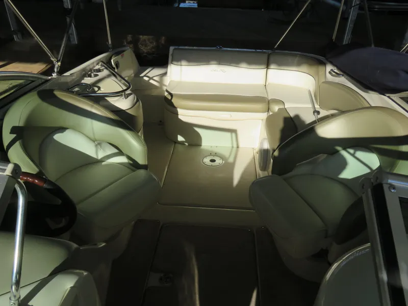 Slide: The Image of Sea Ray 240 Sundeck 2006 - 6