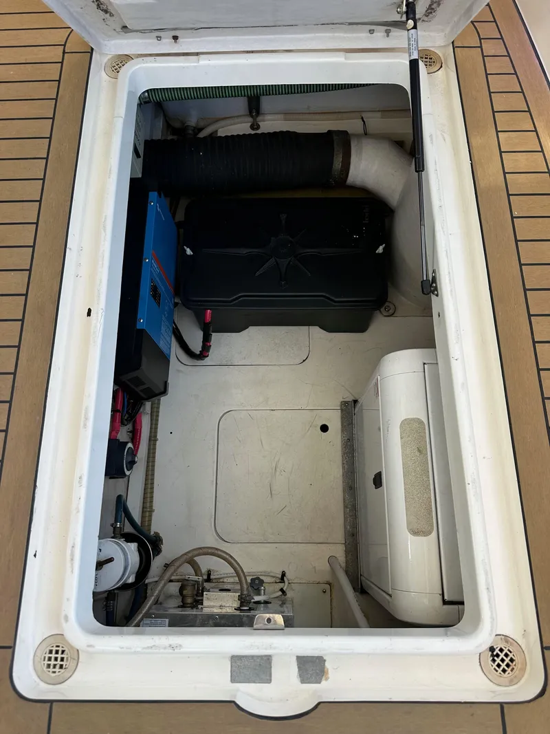 Slide: The Image of Fairline Phantom 42 1998 - 102