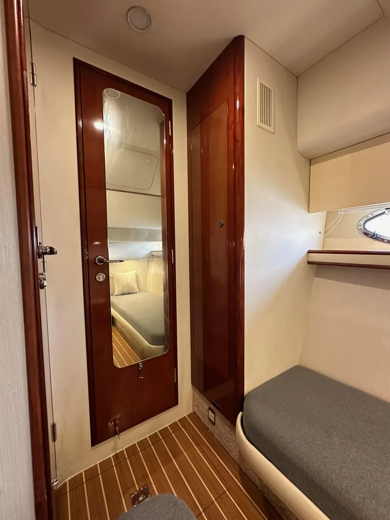 Slide: The Image of Fairline Phantom 42 1998 - 75