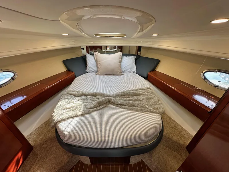 Slide: The Image of Fairline Phantom 42 1998 - 83
