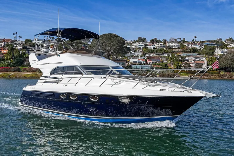 Slide: The Image of Fairline Phantom 42 1998 - 9