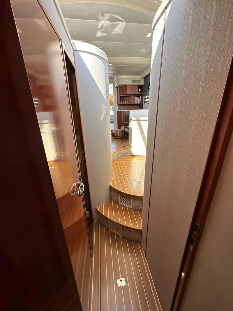 Slide: The Image of Fairline Phantom 42 1998 - 95
