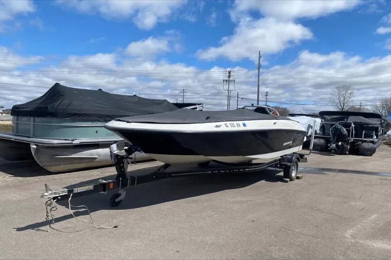 Slide: The Image of Bayliner 180EXL 2016 - 10