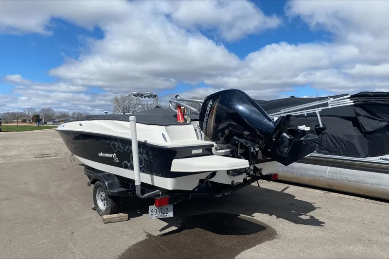 Slide: The Image of Bayliner 180EXL 2016 - 12