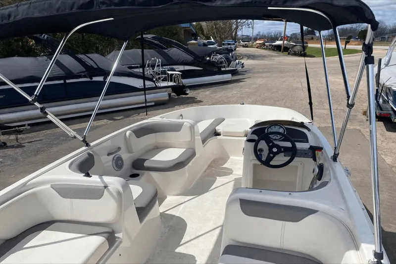 Slide: The Image of Bayliner 180EXL 2016 - 13