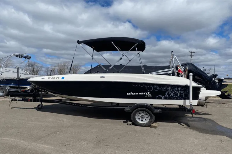 Slide: The Image of Bayliner 180EXL 2016 - 5