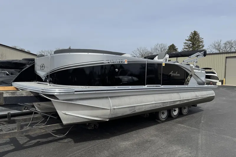 Slide: The Image of Avalon LSZ2185QL 2024 - 2