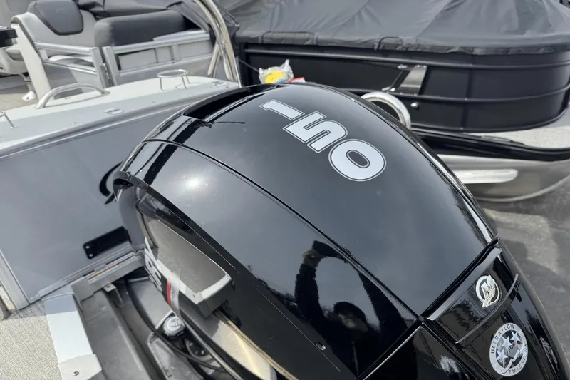 Slide: The Image of Avalon LSZ2185QL 2024 - 6