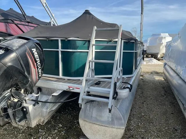 Slide: The Image of Sweetwater 2086 FC 2017 - 13