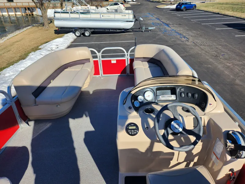 Slide: The Image of Sun Tracker Party Barge 18 DLX 2017 - 18