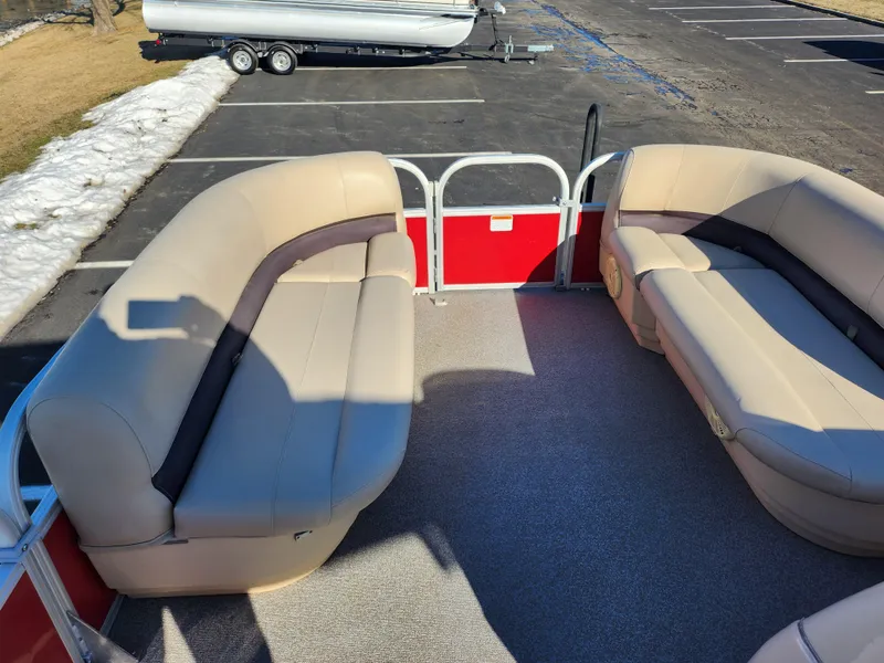 Slide: The Image of Sun Tracker Party Barge 18 DLX 2017 - 20