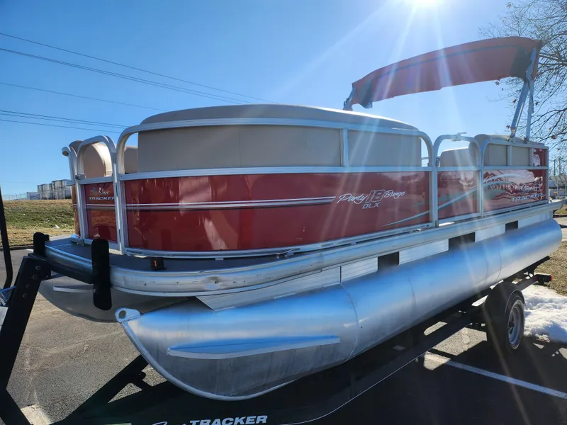 Slide: The Image of Sun Tracker Party Barge 18 DLX 2017 - 7