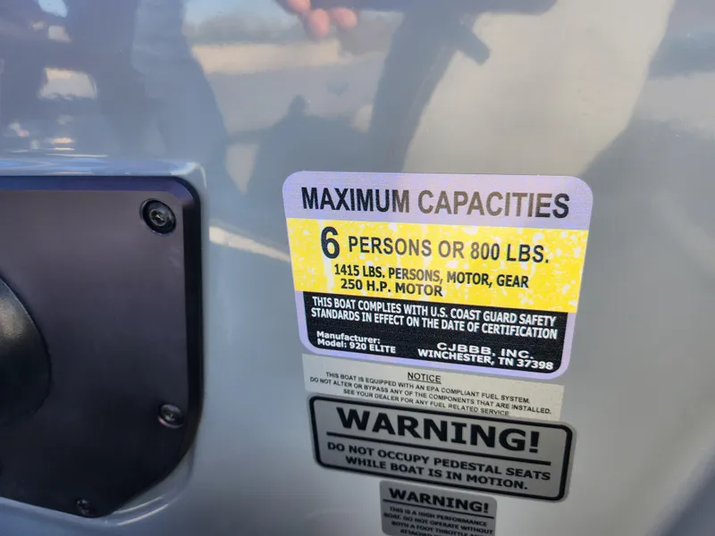 Slide: The Image of Phoenix Bass Boat 920 Elite II 2023 - 13