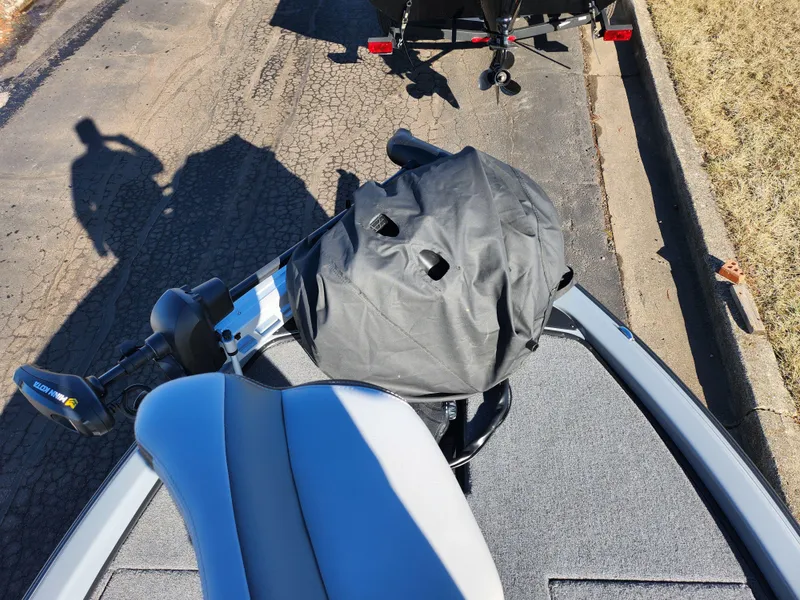 Slide: The Image of Phoenix Bass Boat 920 Elite II 2023 - 16