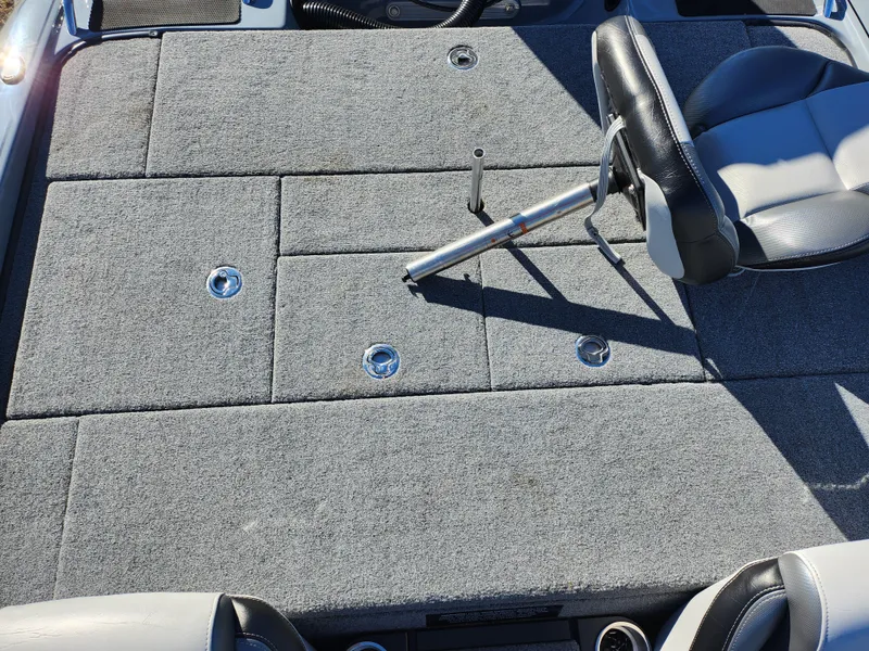 Slide: The Image of Phoenix Bass Boat 920 Elite II 2023 - 20