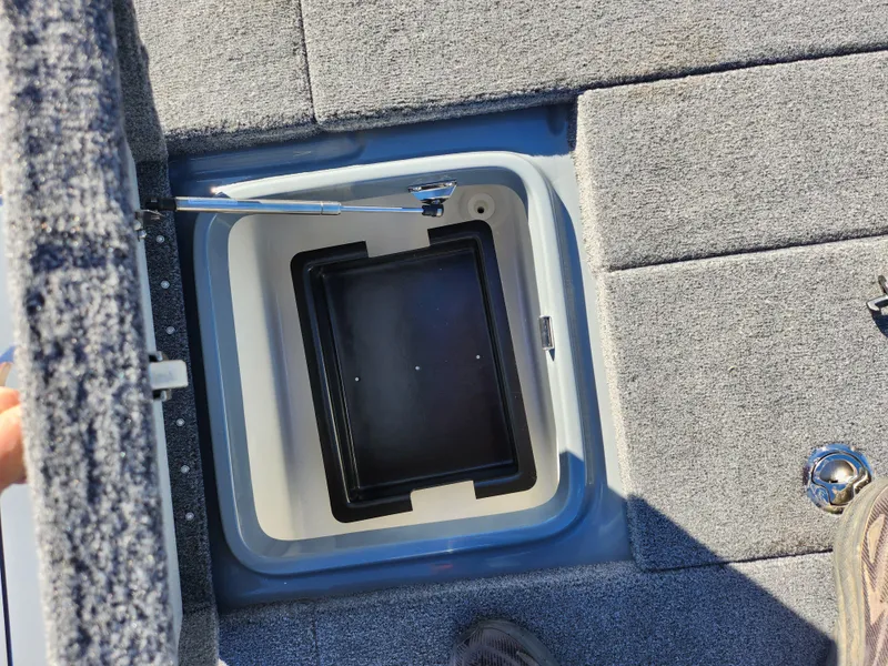 Slide: The Image of Phoenix Bass Boat 920 Elite II 2023 - 21