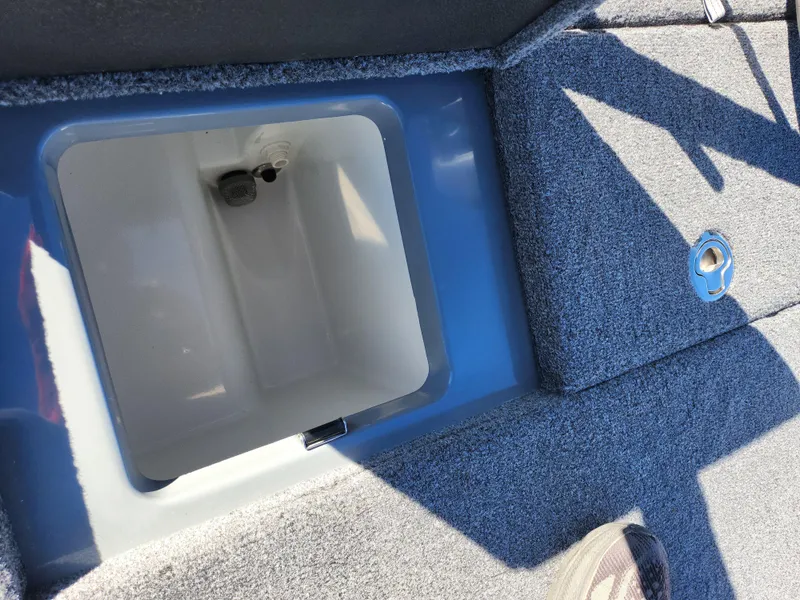 Slide: The Image of Phoenix Bass Boat 920 Elite II 2023 - 22