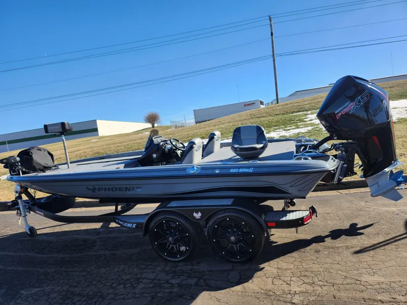 Slide: The Image of Phoenix Bass Boat 920 Elite II 2023 - 4