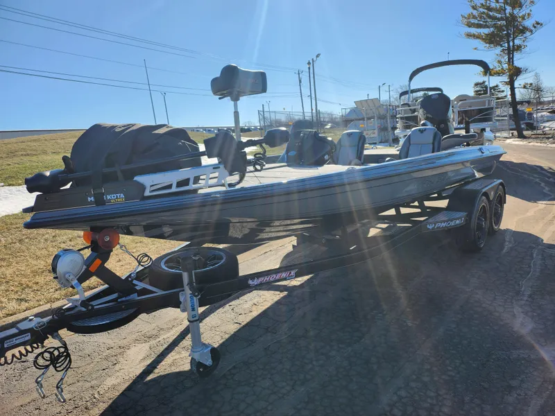 Slide: The Image of Phoenix Bass Boat 920 Elite II 2023 - 6