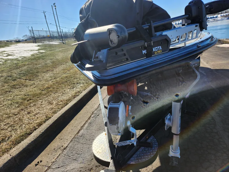 Slide: The Image of Phoenix Bass Boat 920 Elite II 2023 - 7