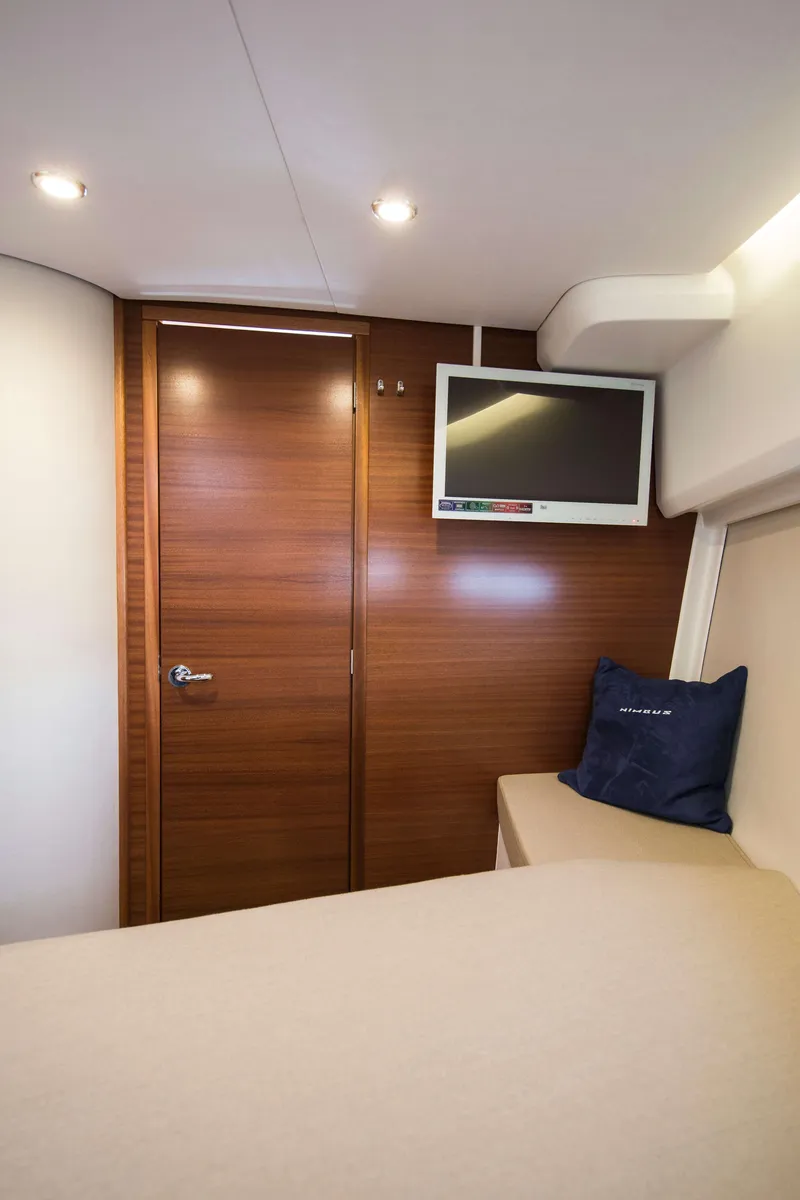 Slide: The Image of Nimbus 305 Coupe - 10