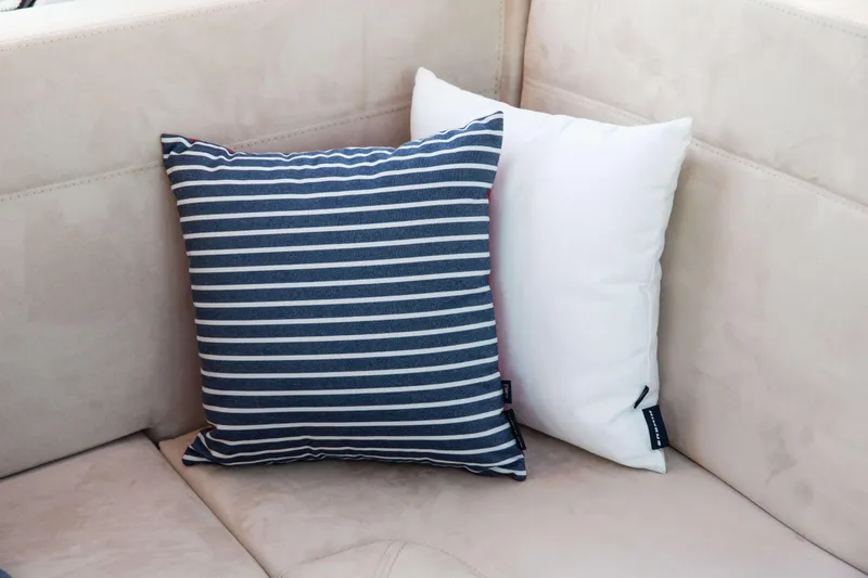 Slide: The Image of Nimbus 305 Coupe - 19