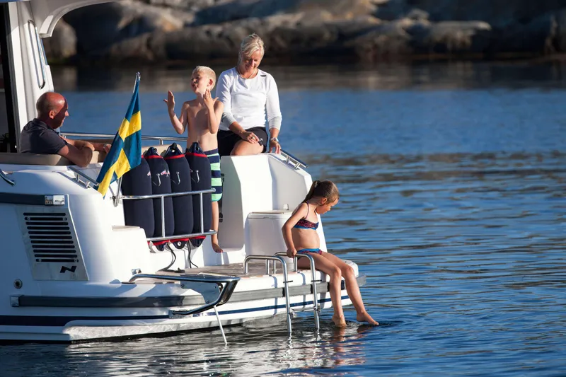 Slide: The Image of Nimbus 305 Coupe - 20