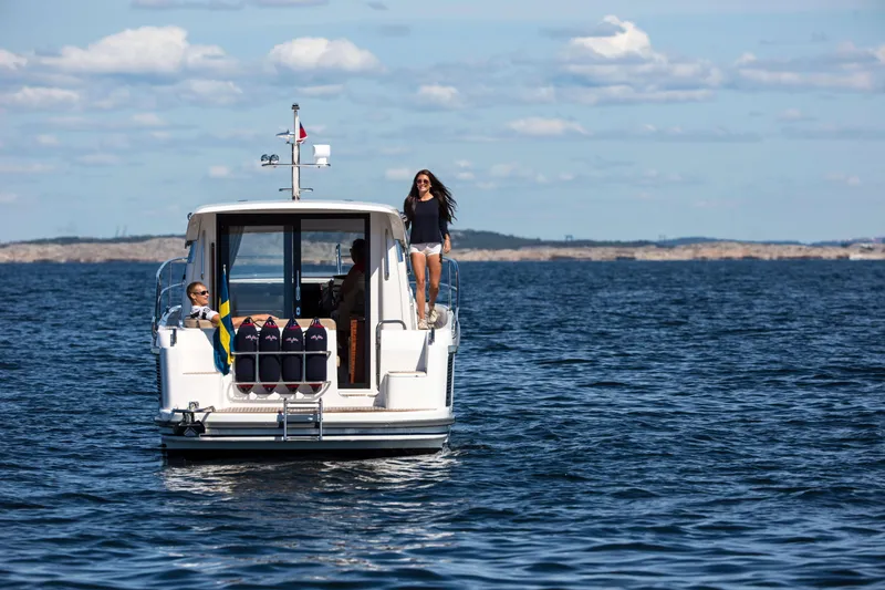 Slide: The Image of Nimbus 305 Coupe - 4