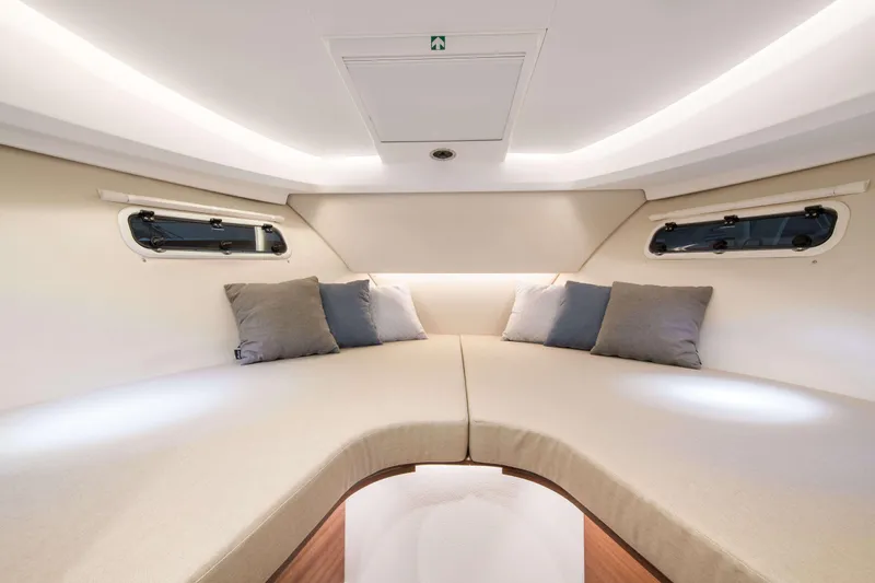 Slide: The Image of Nimbus 305 Coupe - 9