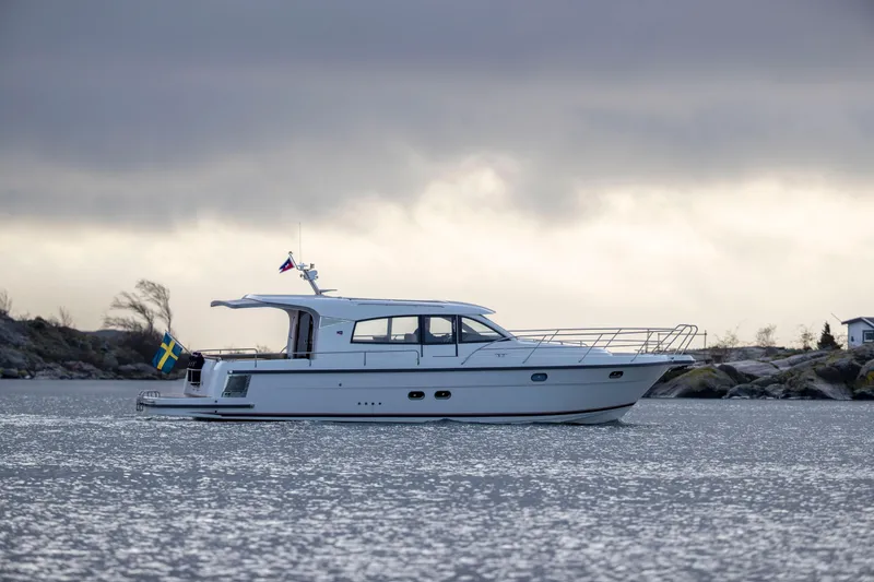 Slide: The Image of Nimbus 405 Coupé 2025 - 1