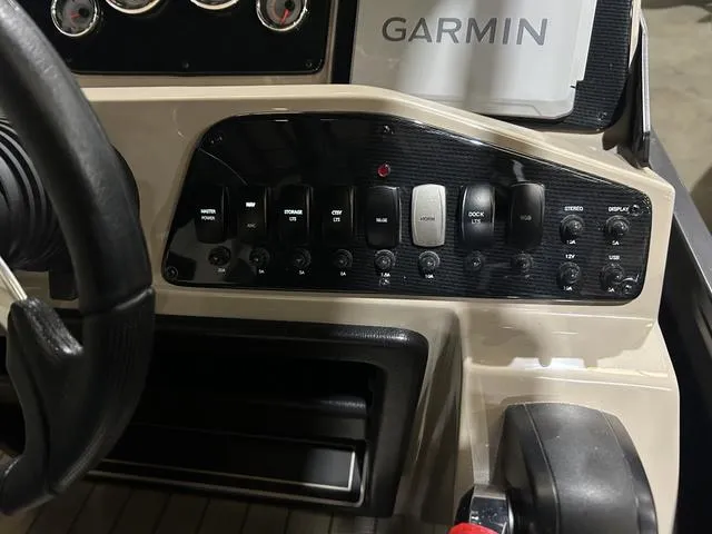 Slide: The Image of Control panel of 2025 SunCatcher Select 322SS boat with Yamaha 250 "SHO" engine. - 13
