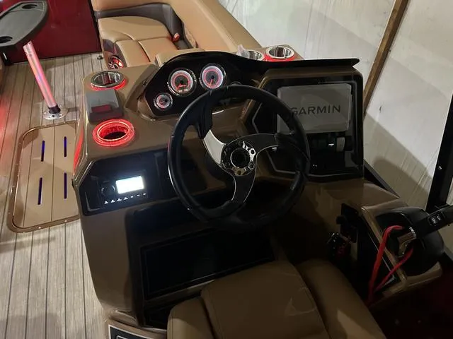 Slide: The Image of SunCatcher Fusion Series 324SL W/Yamaha 250 "SHO" No Trailer 2025 - 18