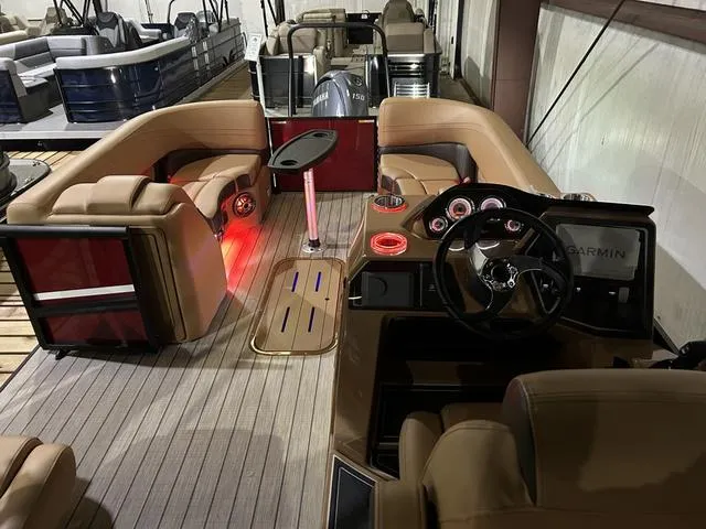 Slide: The Image of SunCatcher Fusion Series 324SL W/Yamaha 250 "SHO" No Trailer 2025 - 7