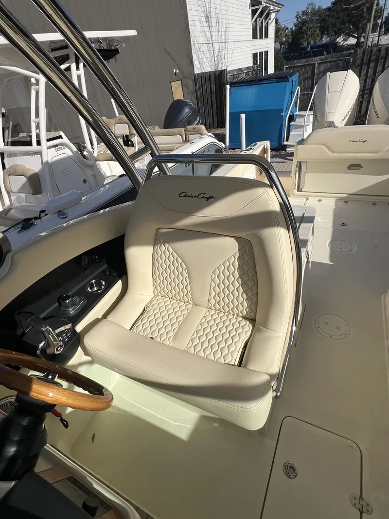 Slide: The Image of Chris-Craft Calypso 28 2025 - 11