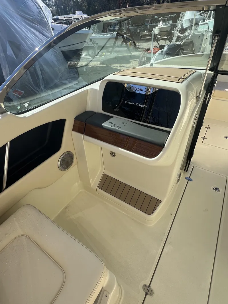 Slide: The Image of Chris-Craft Calypso 28 2025 - 5