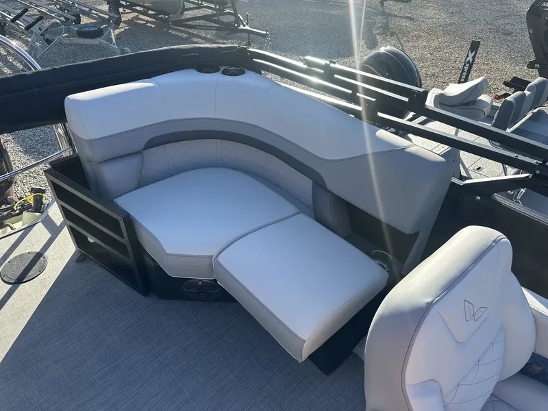 Slide: The Image of Lowe Ss 230 2025 - 11