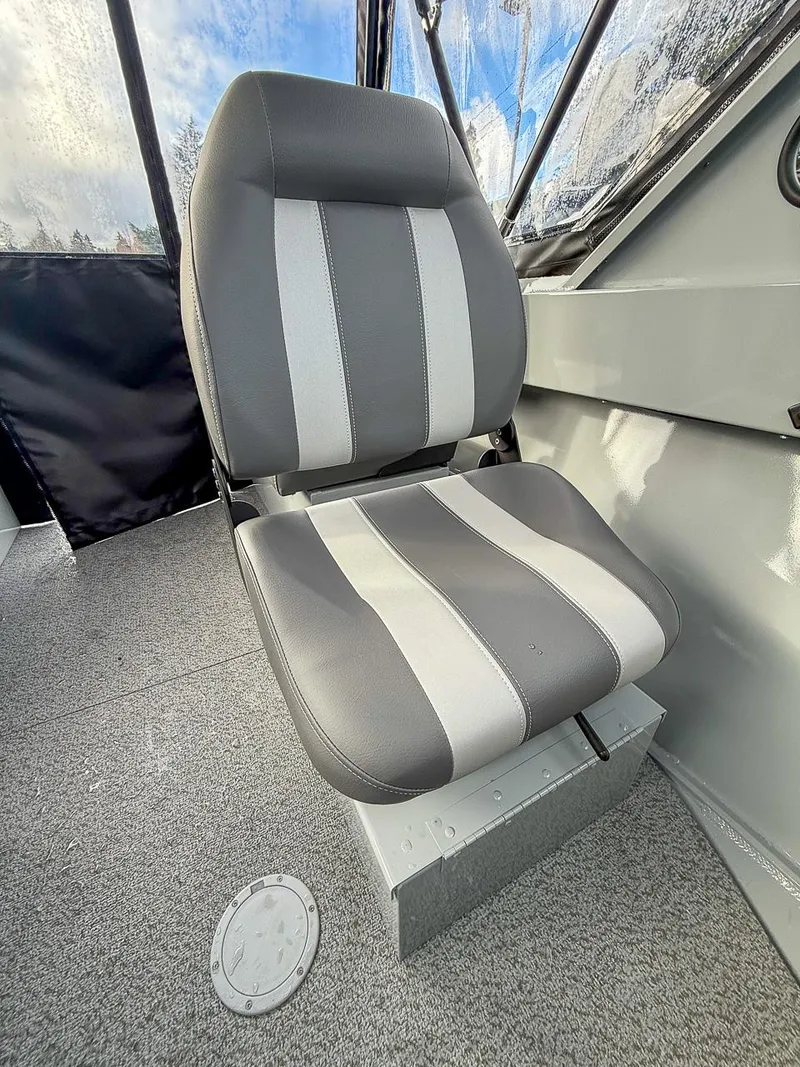 Slide: The Image of Hewescraft 180 Sportsman 2025 - 12