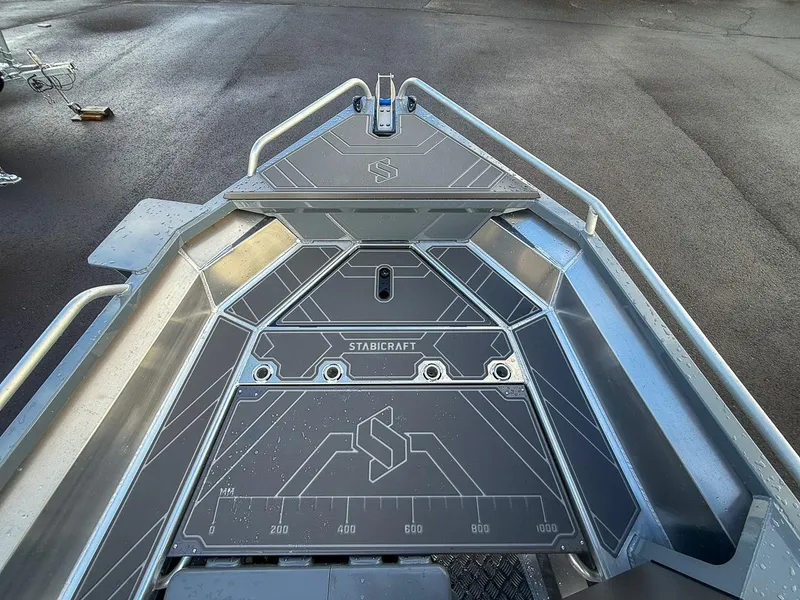 Slide: The Image of Stabi-Craft 1550 Frontier 2025 - 7