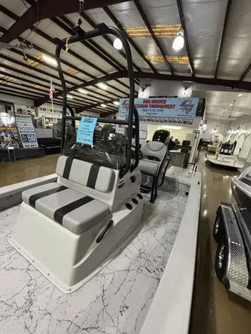 Slide: The Image of Majek 226 Illusion 2024 - 9