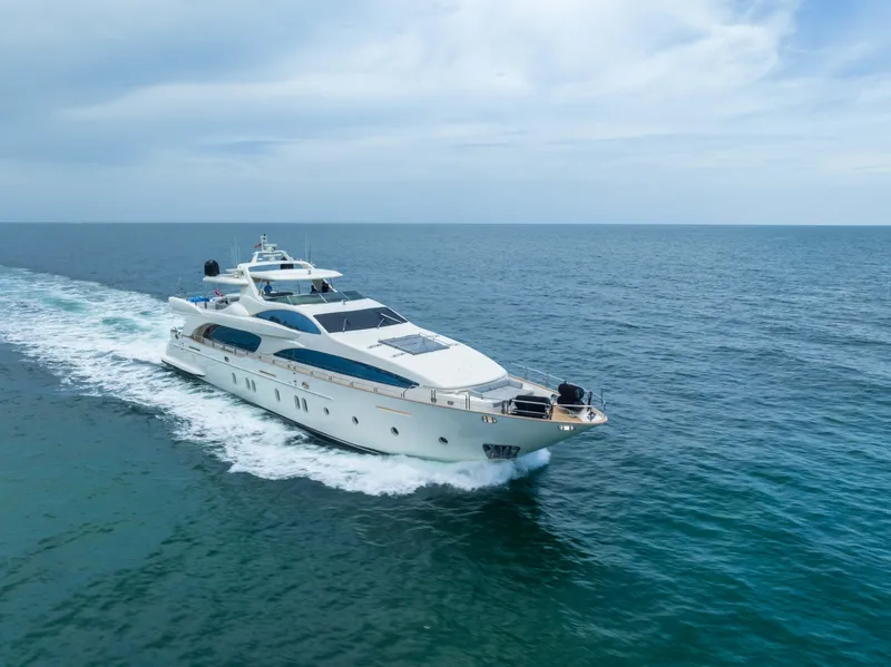Slide: The Image of Azimut 116 2012 - 118