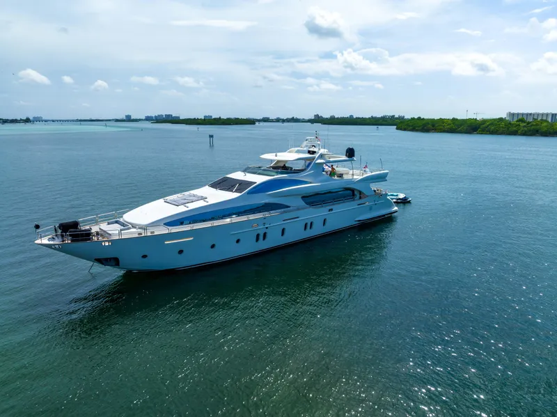 Slide: The Image of Azimut 116 2012 - 122