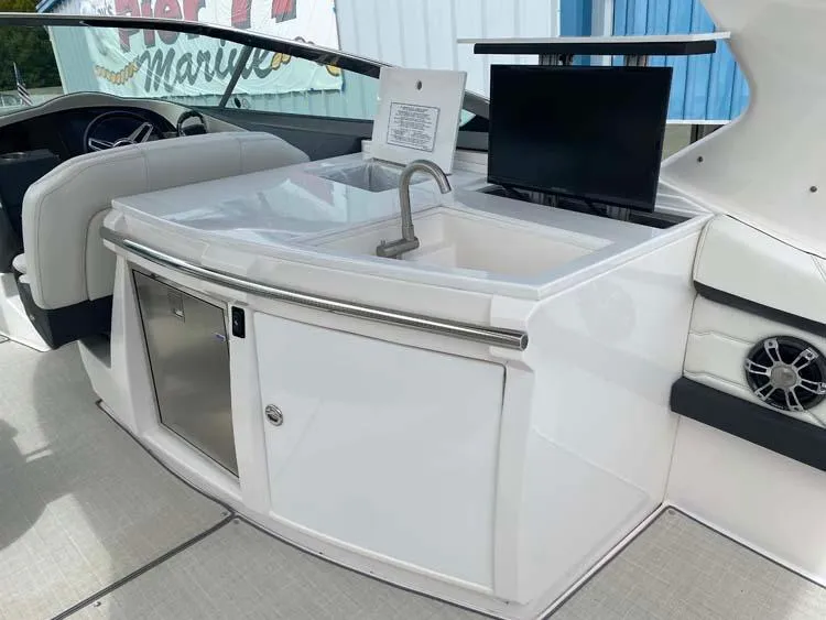 Slide: The Image of Regal 3300 2020 - 17