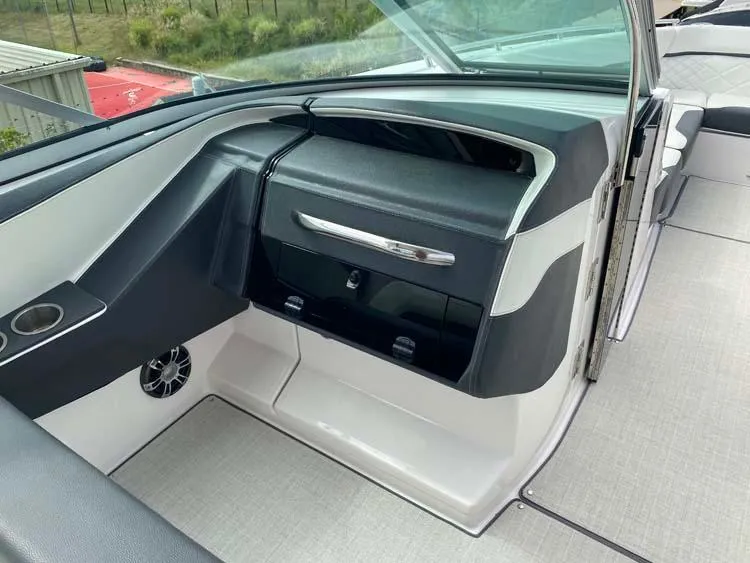 Slide: The Image of Regal 3300 2020 - 19