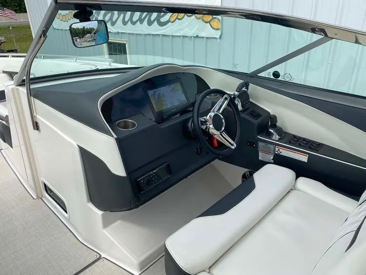 Slide: The Image of Regal 3300 2020 - 20