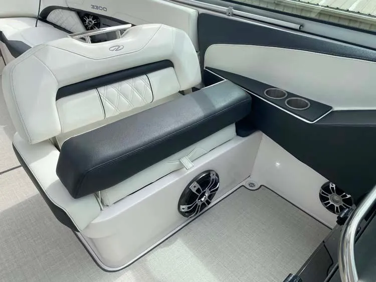 Slide: The Image of Regal 3300 2020 - 23