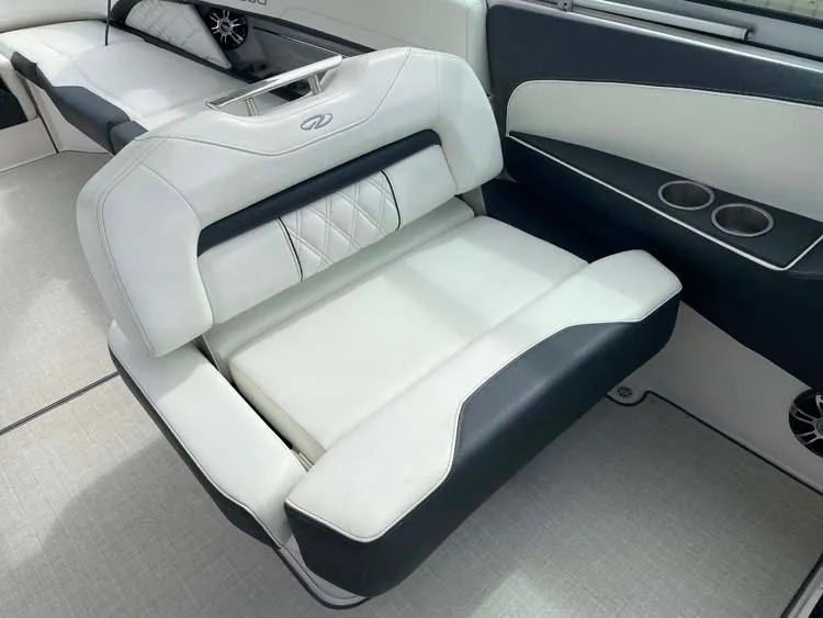 Slide: The Image of Regal 3300 2020 - 24