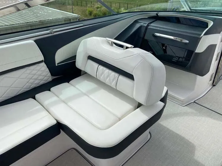 Slide: The Image of Regal 3300 2020 - 29