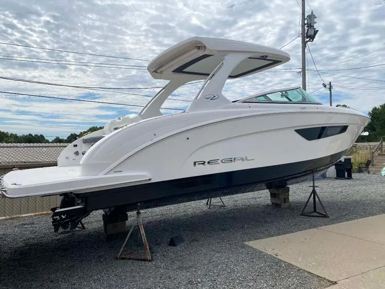 Slide: The Image of Regal 3300 2020 - 4