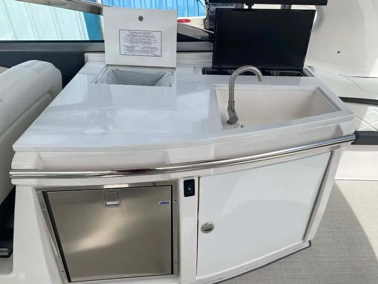 Slide: The Image of Regal 3300 2020 - 6